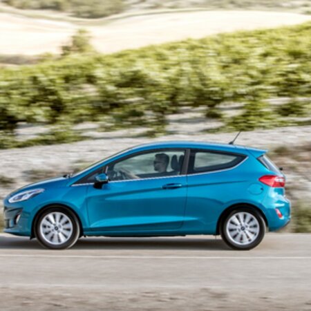 Ford Fiesta Titanium Abbildung eines Ford Fiesta Titanium in blau, seitliche Ansicht